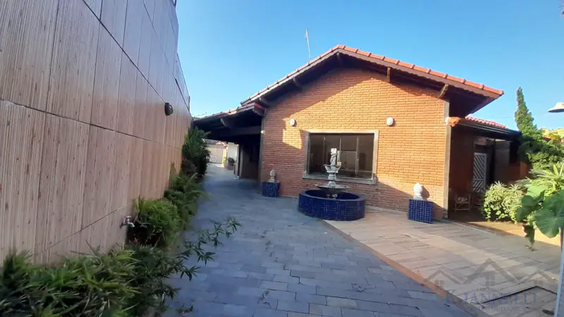 Casa Isolada c/ 660 m² AT, 275 m² AC, c/ 3 suites, Piscina/chur. Solemar