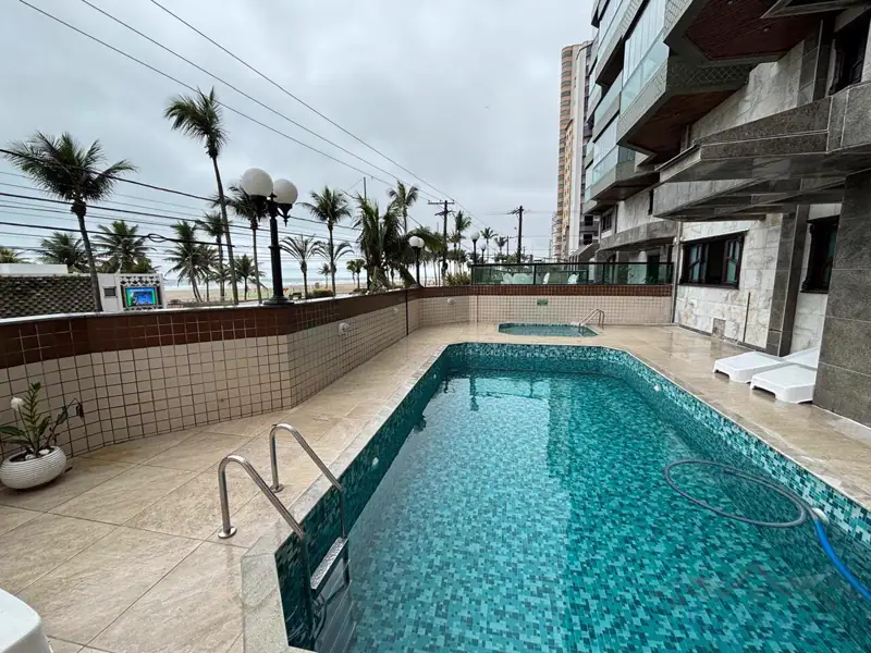 Apartamento de 3 dorms, 1 suíte, Sala 3 amb., Sacada vista mar p/ Locação