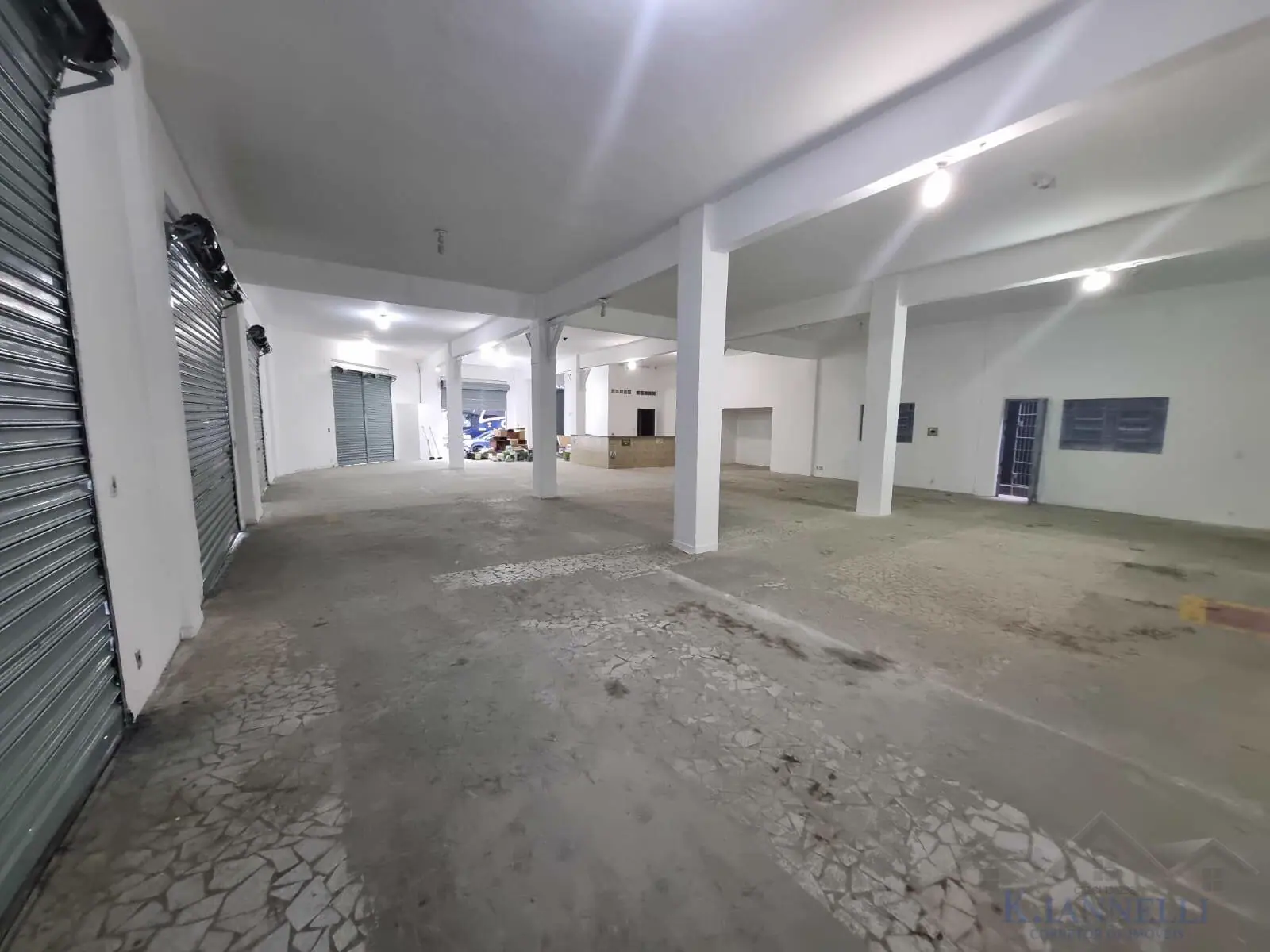 Loja Térrea com 296,5 m² Área Privativa na Aviação p/ locação .R$.9.900,00