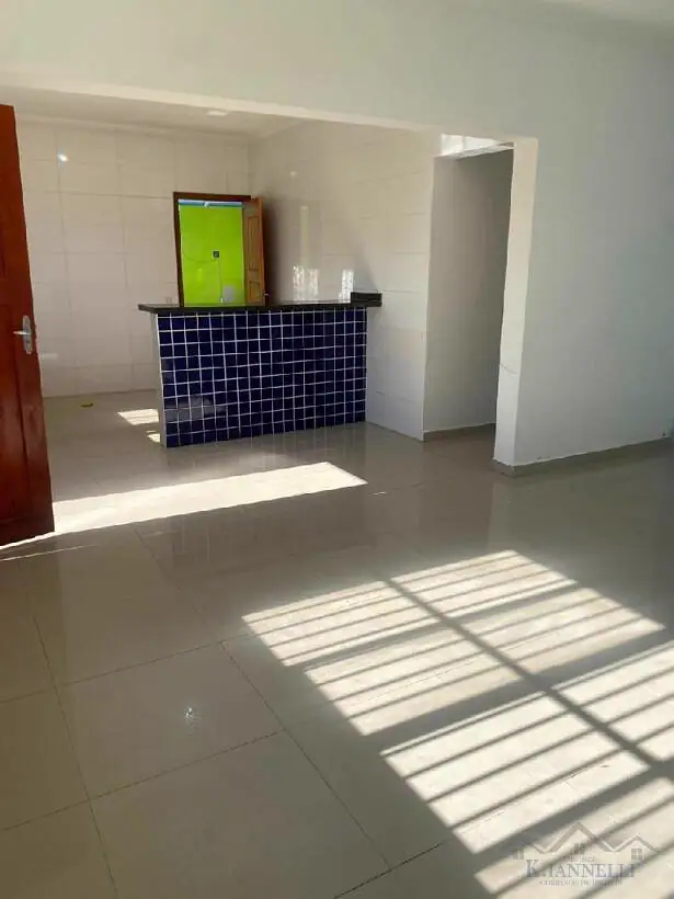 Casa Térrea com 410 ² A.T e 143 m² A. C, 2 dormitórios, Banheiro em Peruíbe