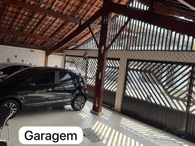 Casa ISOLADA 3 Dormitórios mais Edícula 4 Vagas de Garagem Praia Grande/SP