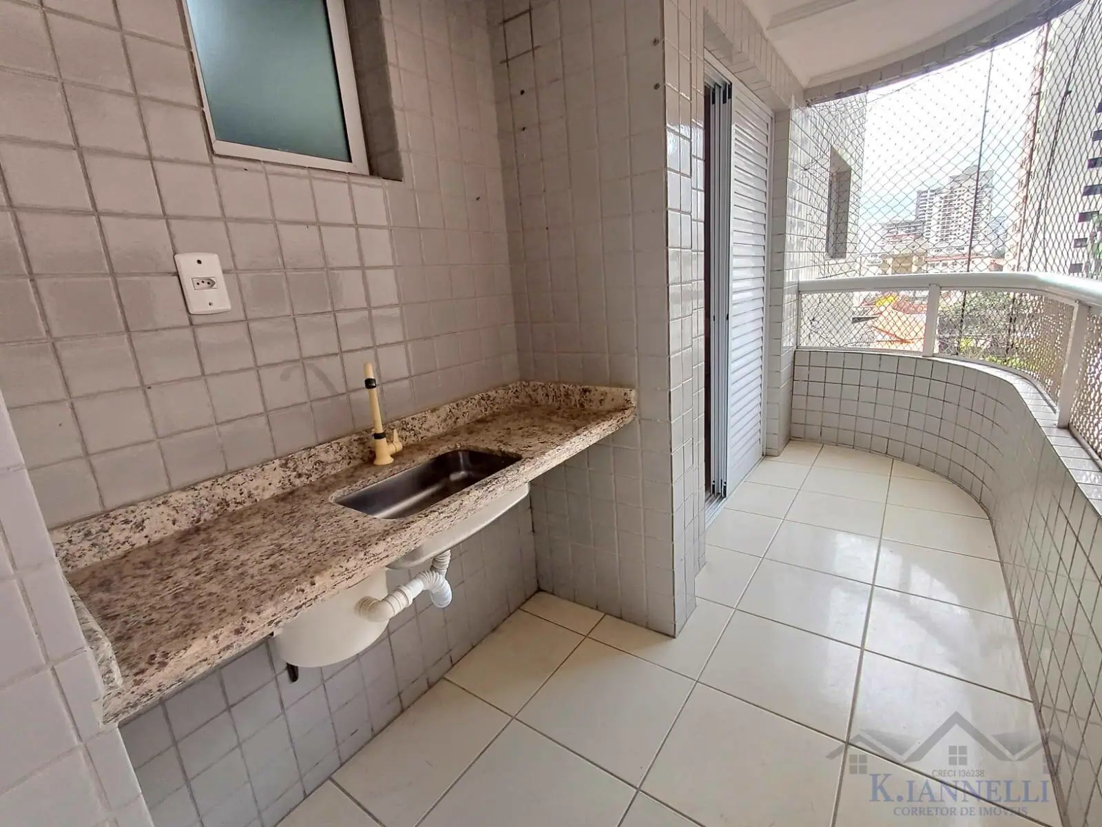 Apartamento 01 dormitório prédio com lazer 300 metros da praia da Tupi