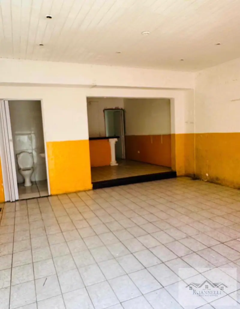 Á Venda no Boqueirão Imóvel com Loja e Casa nos Fundos !!
