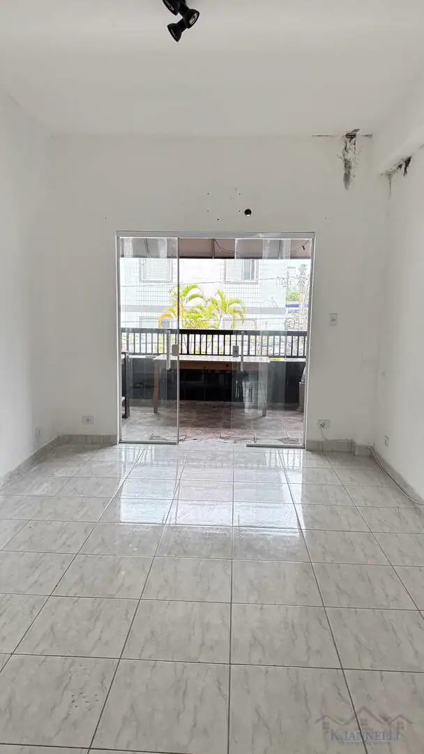Aluga-se Sala Comercial com Elevador e Varanda no Boqueirão . Praia Grande