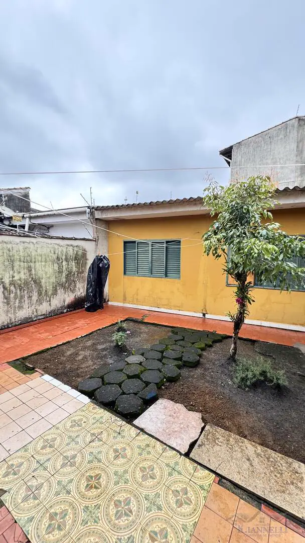 Casa Á Venda na Aviação.3 Dormitório 1 Suíte . Edícula . Praia Grande SP.