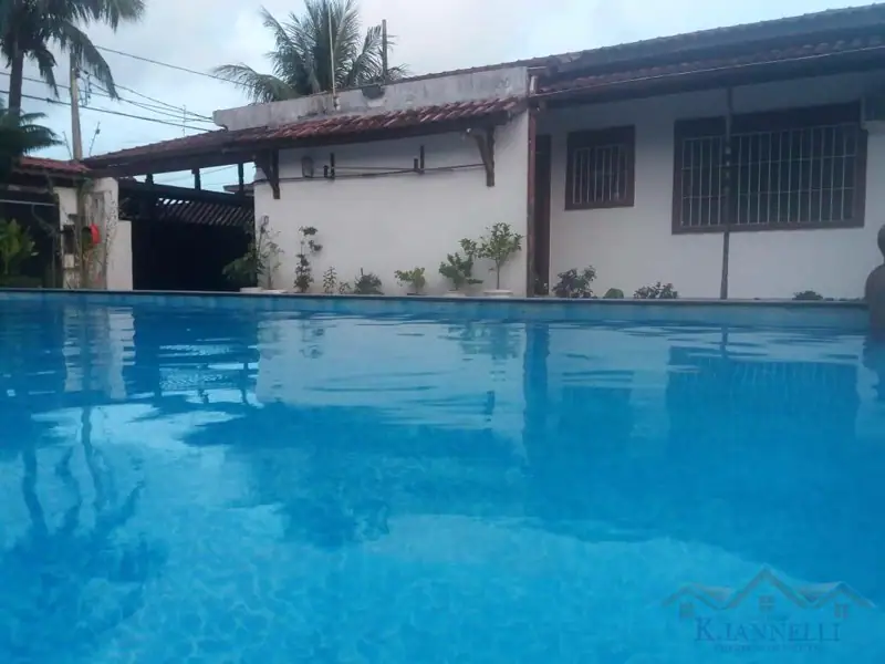 Casa em Praia Grande SP. 5 Dormitórios, Piscina . 506 mts. Bairro Maracanã