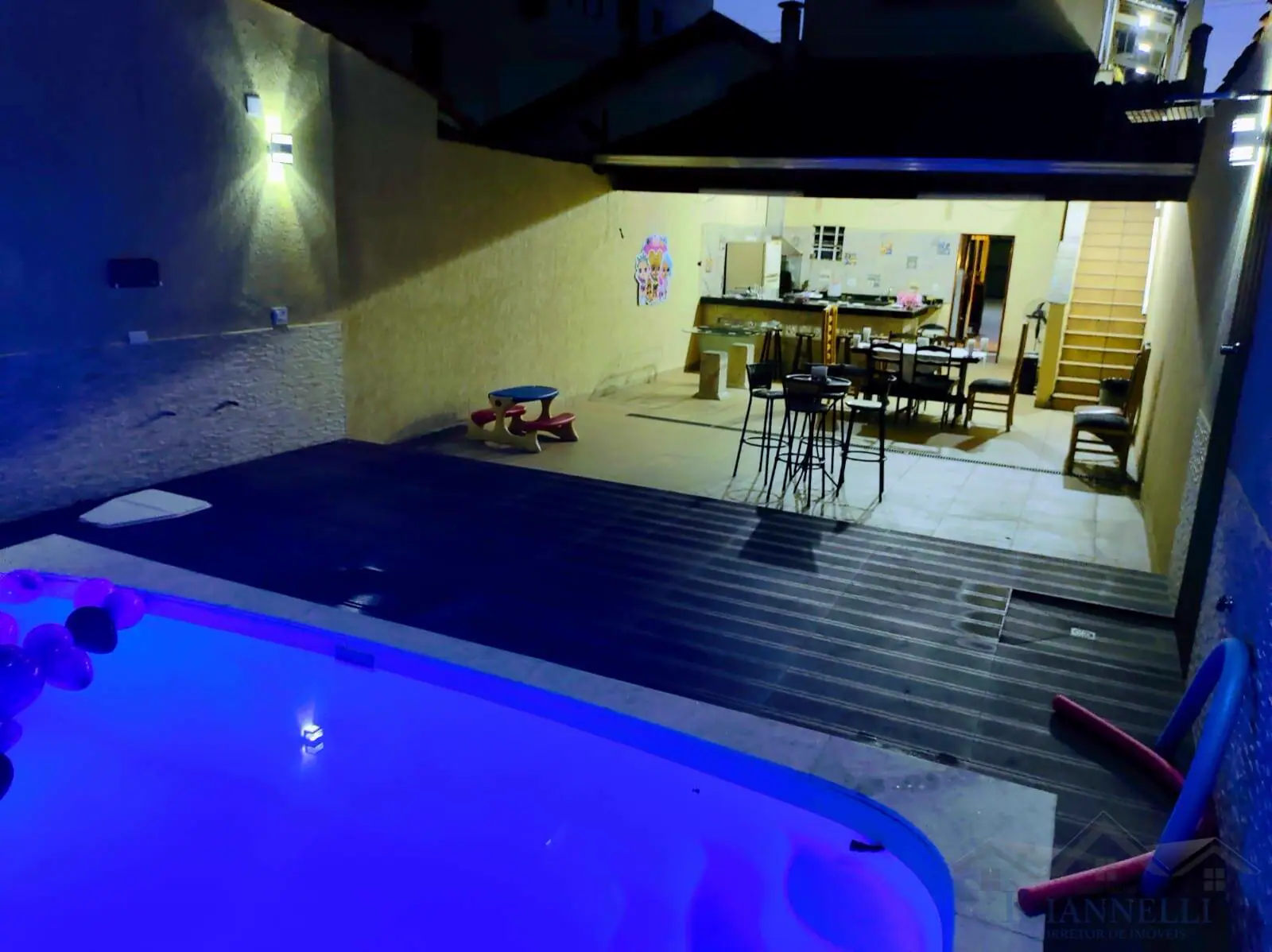 Sobrado Triplex - Com Salão Comercial . Boqueirão . Praia Grande SP .