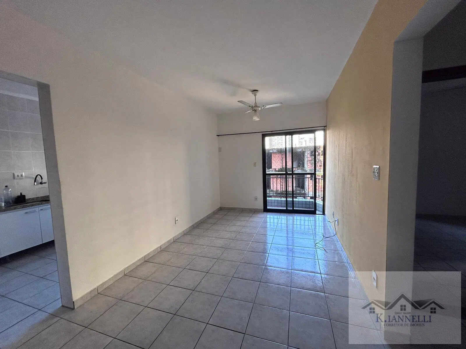 Apartamento Canto do Forte / 2 Dormitórios / $ 435.000 apenas !