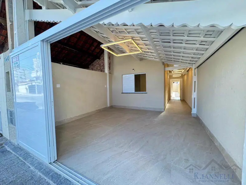 Casa na Guilhermina em Praia Grande SP. 3 Dormitórios 1 Suíte . Closet ..