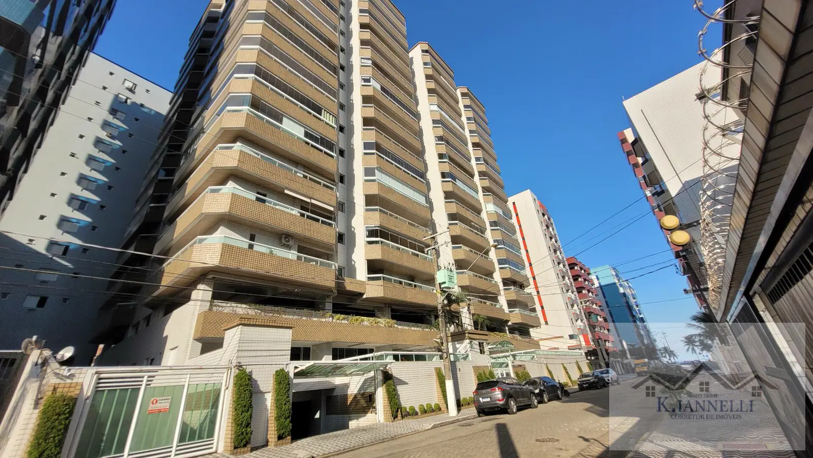 Apartamento 2 Dormitórios 1 Suíte na Guilhermina 100 mts da Orla da Praia .