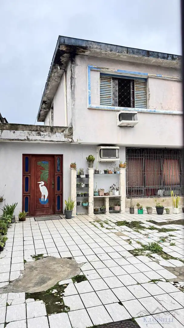 Casa Sobrado 4 Dormitórios / Terreno de 300 mts Boqueirão Praia Grande