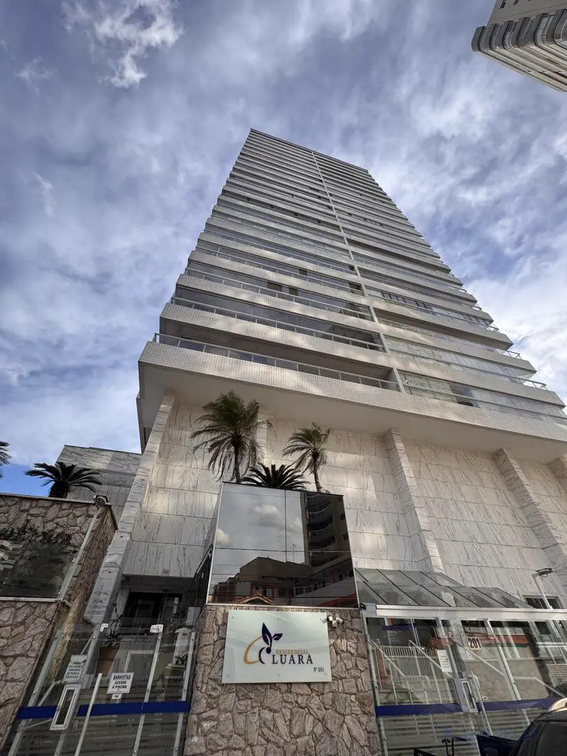 Apartamento 3 Dormitórios Alto Padrão . 153 mts de Área Útil .