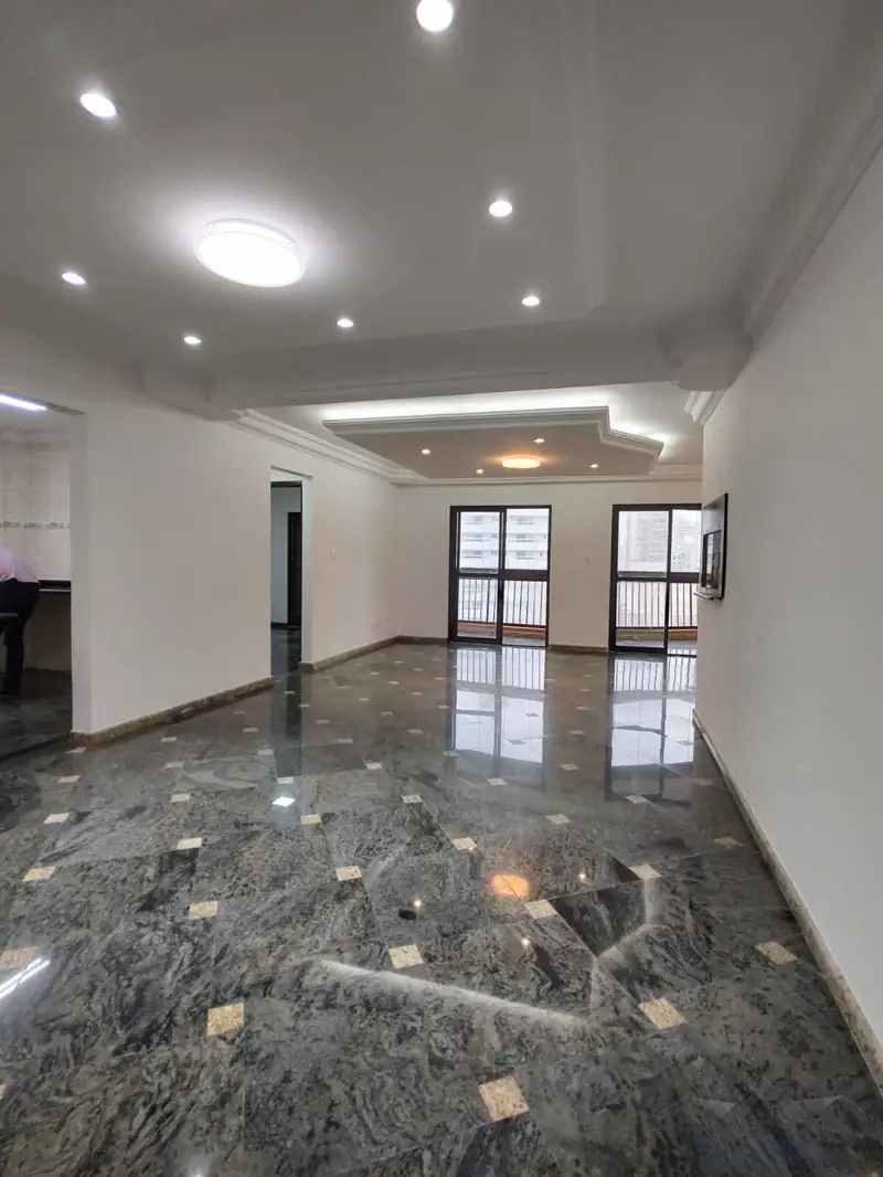 Ótimo Apartamento com 4 Dormitórios com Linda Vista para a Praia
