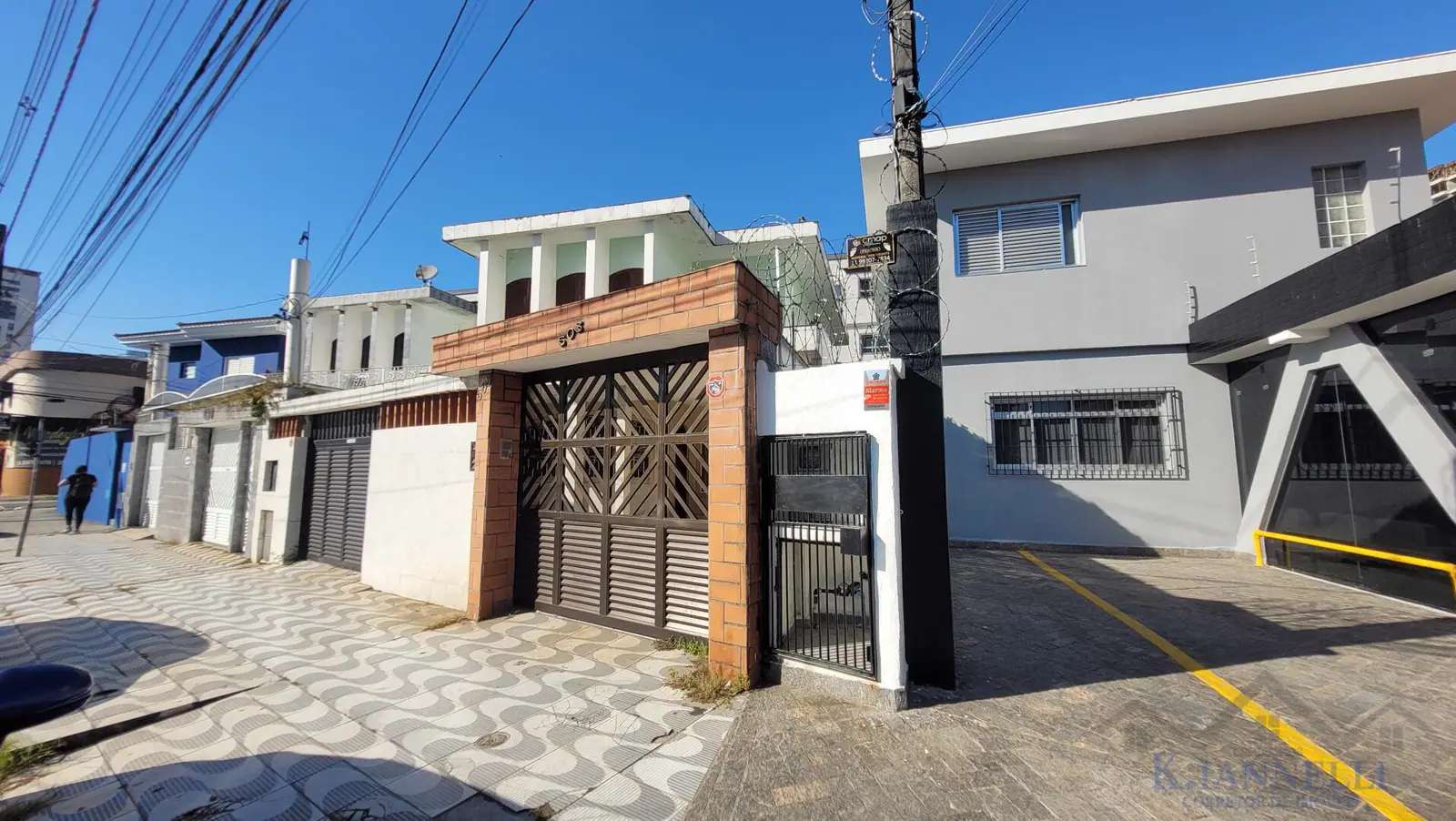 Aluga-se Enorme Casa/Sobrado no Boqueirão - Praia Grande