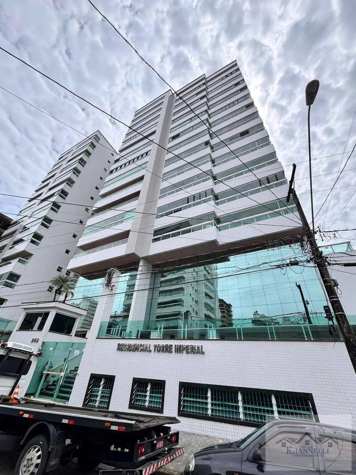 Vendo Apartamento Alto Padrão, 3 Dormitórios - 150 Metros da Praia