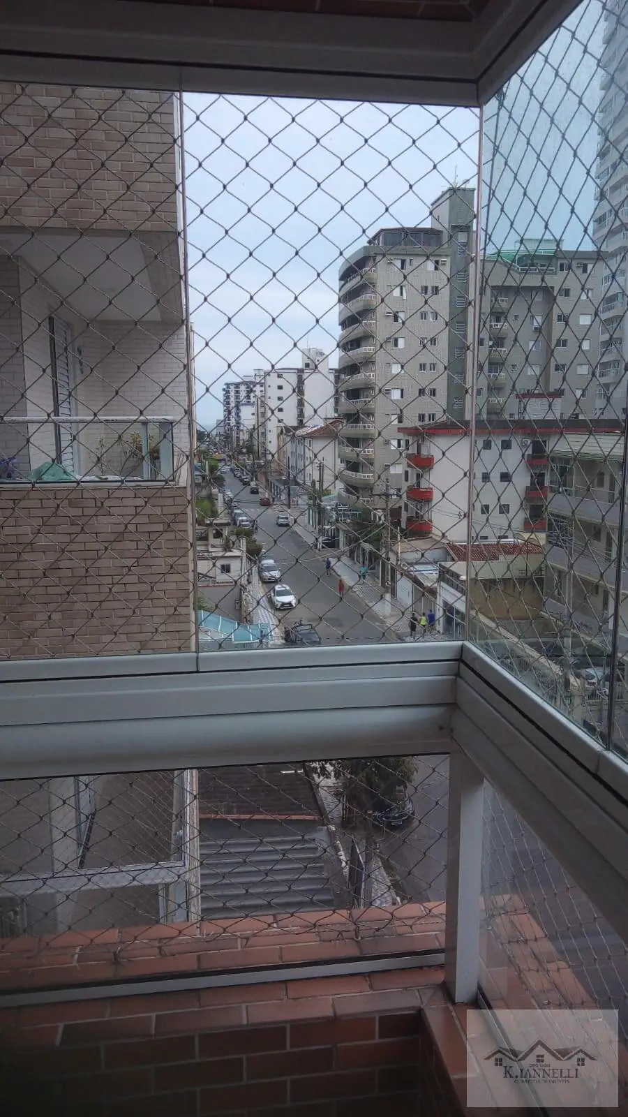 Apartamento 02 Dormitórios Sacada Aceita Permuta em Santos - R$ 540.000