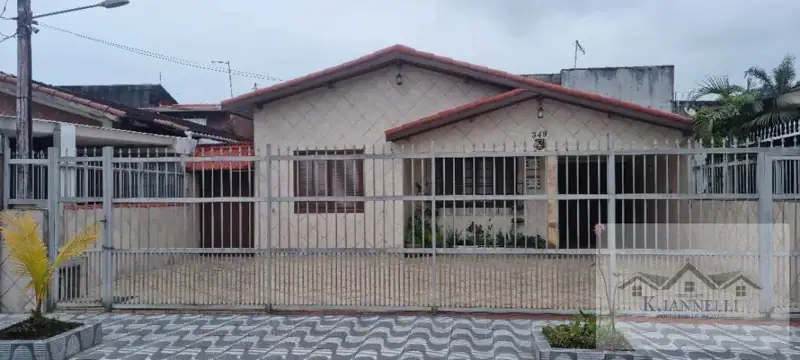 Casa Isolada 04 dormitórios suite 350m da praia Solemar - R$ 580.000