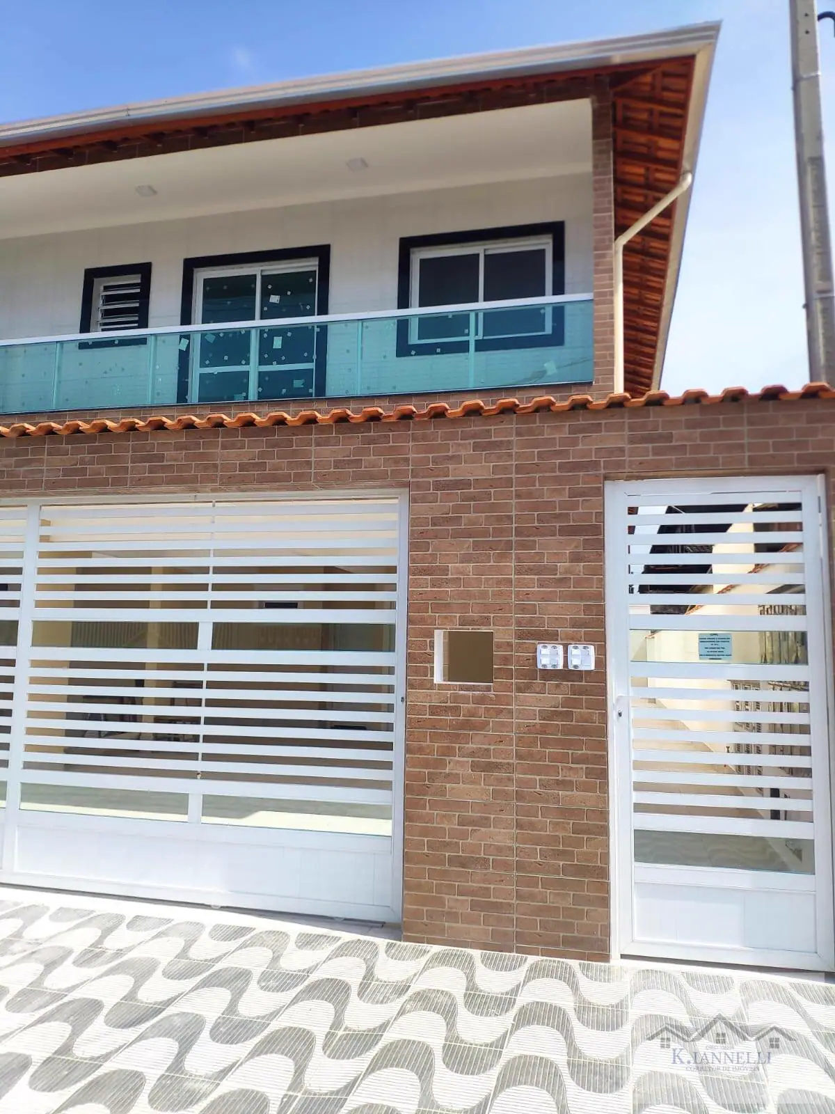 Casa Sobreposta Alta 02 Dormitórios Tude Bastos - R$ 330.000