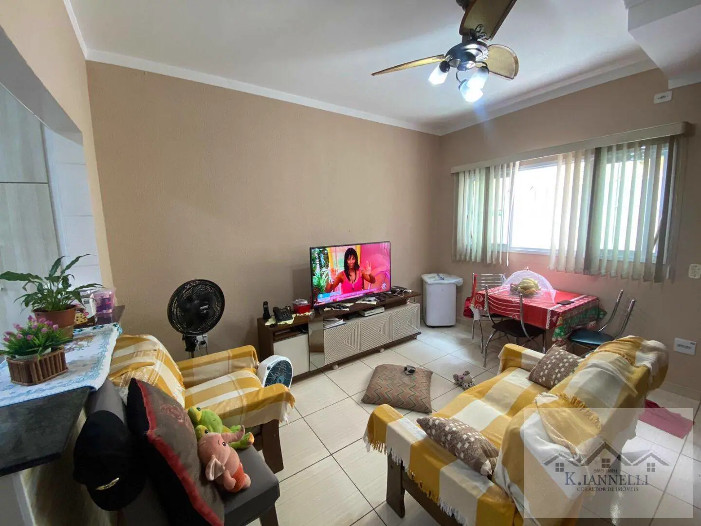 Casa 02 Dormitórios 02 Suítes Guilhermina - R$ 390.000