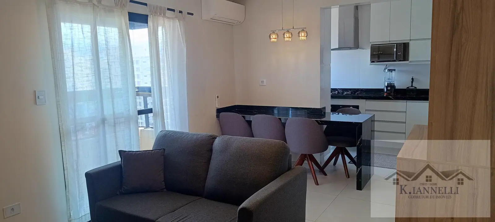 2 Dorms, 2 vagas exclusivas, Mobiliado.