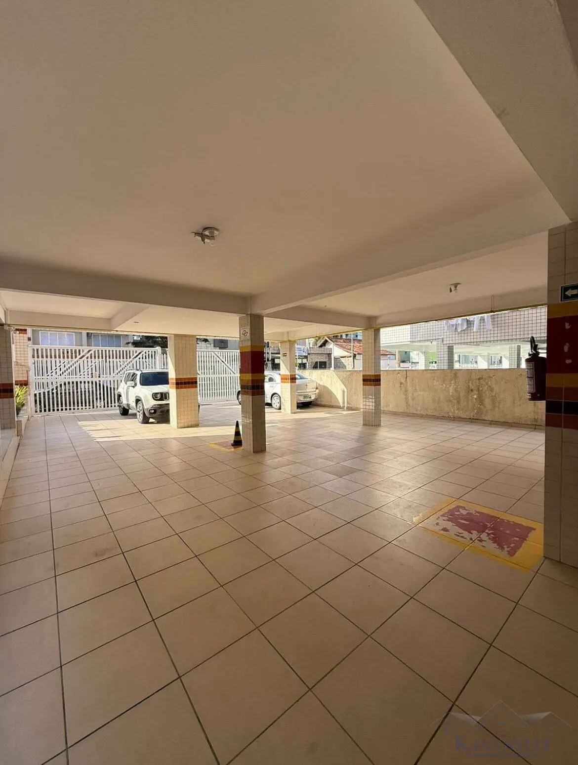 Apartamento 01 Dormitório Térreo - Prédio Frente a Praia - R$ 240.000