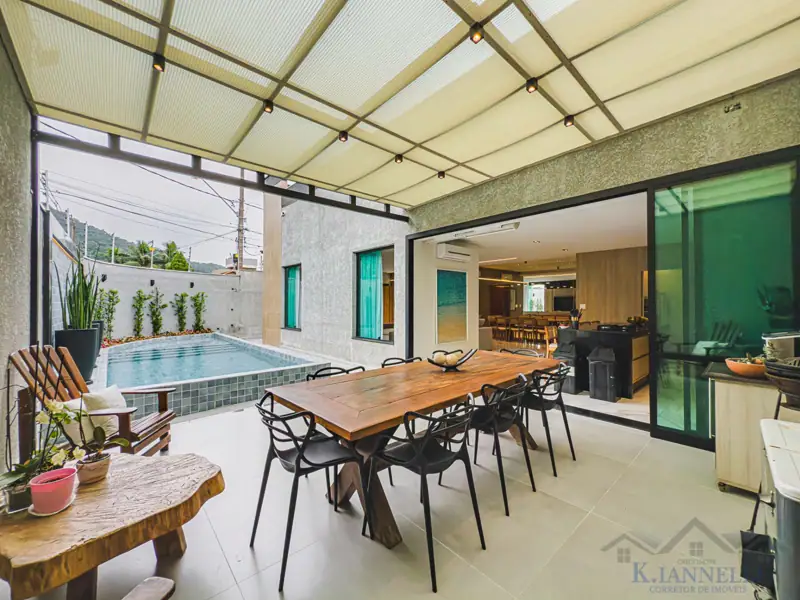 Casa Isolada 4 Suites Piscina Churrasqueira espaço gourmet Praia Grande SP