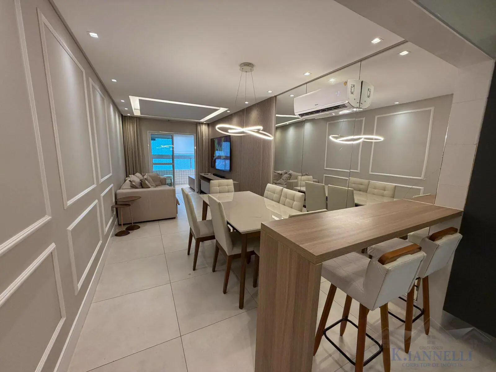 2 Dormitórios 1 Suíte - Apartamento Porteira Fechada - Canto do Forte