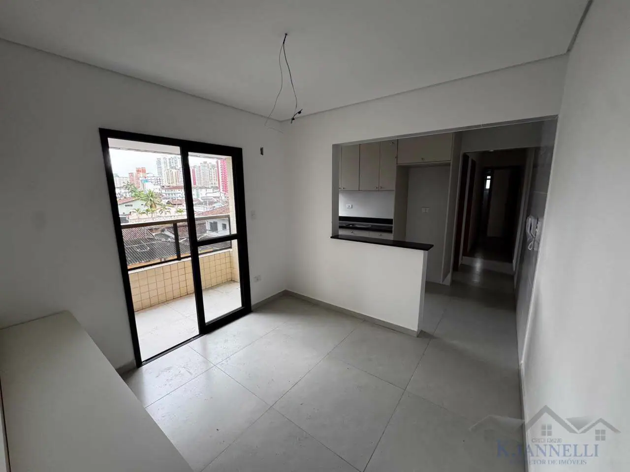 Apartamento com 2 suítes e planejados - Canto do Forte - Prédio Novo
