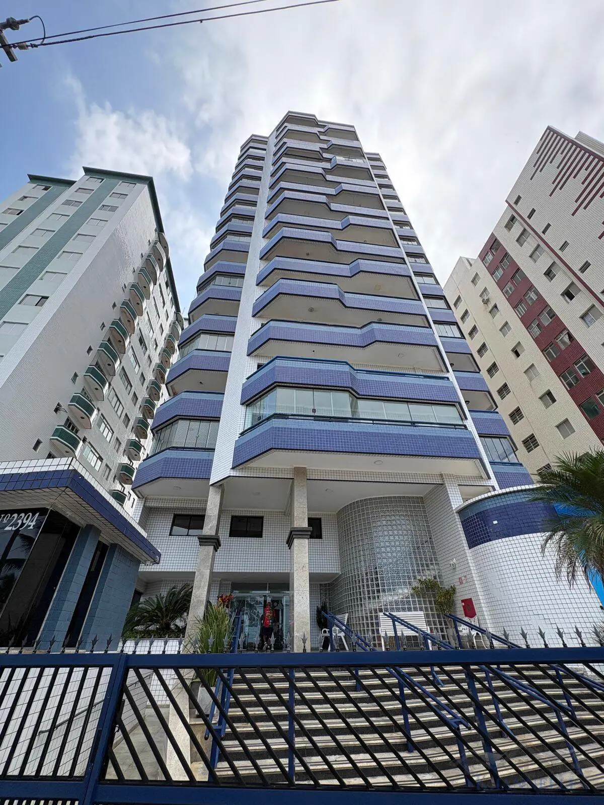 Frente Mar, 2 dorms, 1 Suite, Sala, Sacada, Coz. A.Serv, 1 vg — Guilhermina